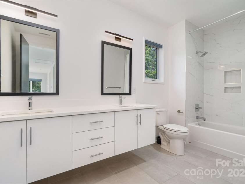 4608 Rockwood Drive, Waxhaw, NC 28173.  MLS# CAR4252163, YatesRealty ID 12334. Bathroom 3