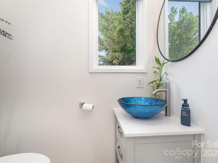 4608 Rockwood Drive, Waxhaw, NC 28173.  MLS# CAR4252163, YatesRealty ID 12334. Main level half bath