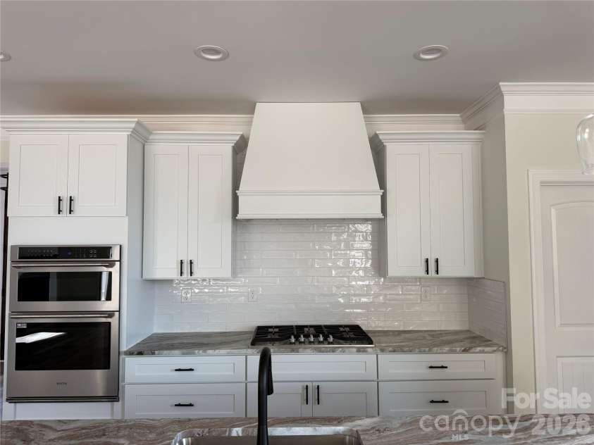 6815 Old Waxhaw Monroe Road, Waxhaw, NC 28173.  MLS# CAR4299114, YatesRealty ID 12335. 