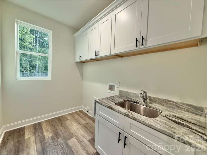 6815 Old Waxhaw Monroe Road, Waxhaw, NC 28173.  MLS# CAR4299114, YatesRealty ID 12335. 