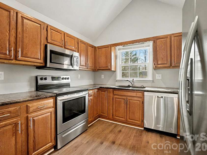 1112 Thoroughbred Place, Concord, NC 28027.  MLS# CAR4361358, YatesRealty ID 12336. 