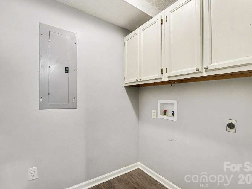1112 Thoroughbred Place, Concord, NC 28027.  MLS# CAR4361358, YatesRealty ID 12336. 