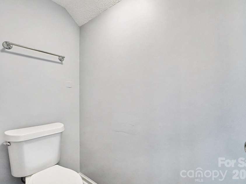 1112 Thoroughbred Place, Concord, NC 28027.  MLS# CAR4361358, YatesRealty ID 12336. 