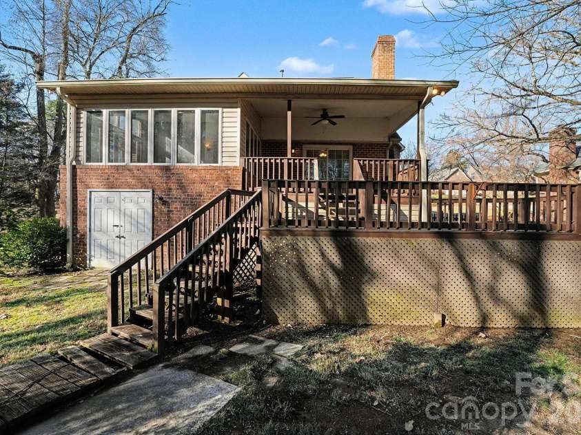 1112 Thoroughbred Place, Concord, NC 28027.  MLS# CAR4361358, YatesRealty ID 12336. 
