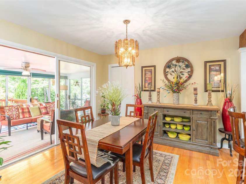 307 Tree Haven Boulevard, Hendersonville, NC 28791.  MLS# CAR4256725, YatesRealty ID 12336. 