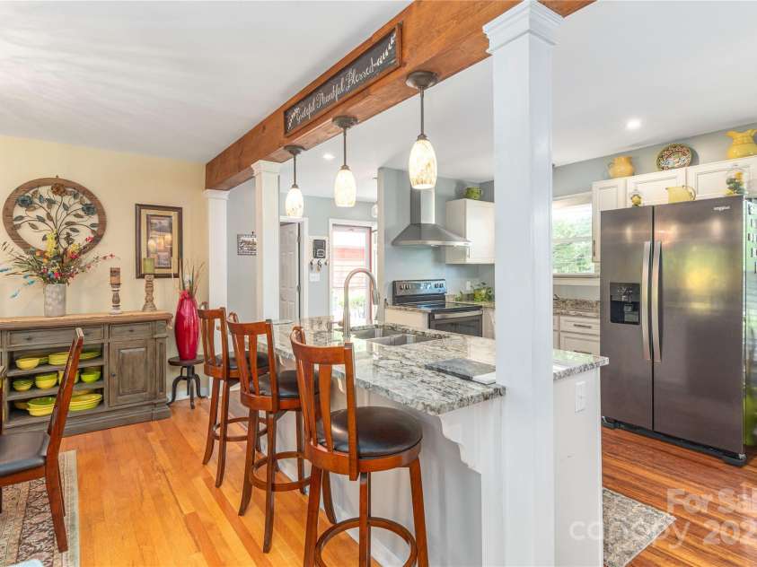 307 Tree Haven Boulevard, Hendersonville, NC 28791.  MLS# CAR4256725, YatesRealty ID 12336. 