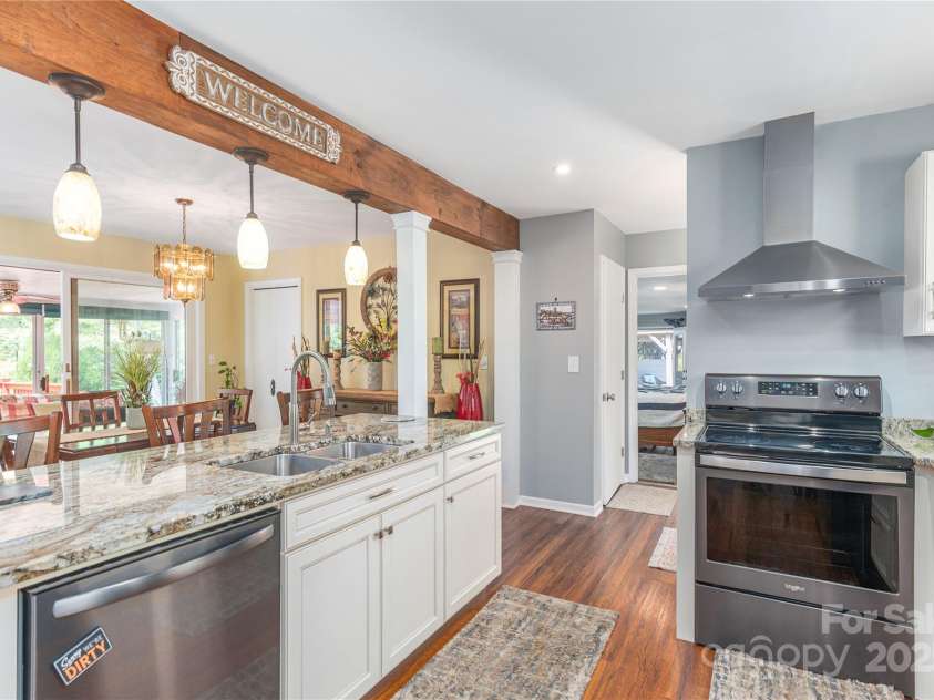 307 Tree Haven Boulevard, Hendersonville, NC 28791.  MLS# CAR4256725, YatesRealty ID 12336. 