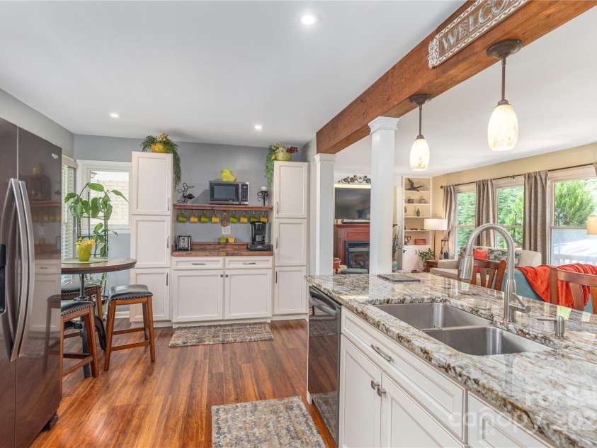 307 Tree Haven Boulevard, Hendersonville, NC 28791.  MLS# CAR4256725, YatesRealty ID 12336. 