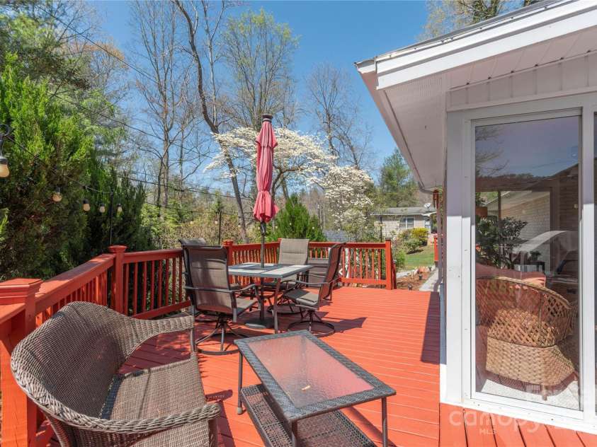 307 Tree Haven Boulevard, Hendersonville, NC 28791.  MLS# CAR4256725, YatesRealty ID 12336. 