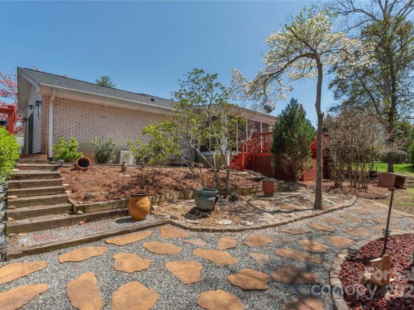 307 Tree Haven Boulevard, Hendersonville, NC 28791.  MLS# CAR4256725, YatesRealty ID 12336. 
