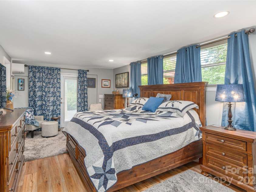 307 Tree Haven Boulevard, Hendersonville, NC 28791.  MLS# CAR4256725, YatesRealty ID 12336. 