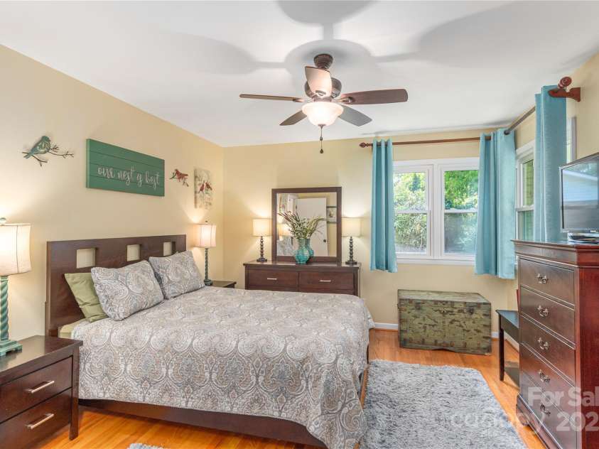 307 Tree Haven Boulevard, Hendersonville, NC 28791.  MLS# CAR4256725, YatesRealty ID 12336. 