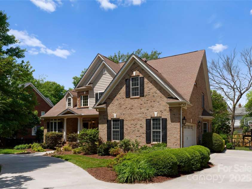440 Sharon Amity Road, Charlotte, NC 28211.  MLS# CAR4252622, YatesRealty ID 12338. 