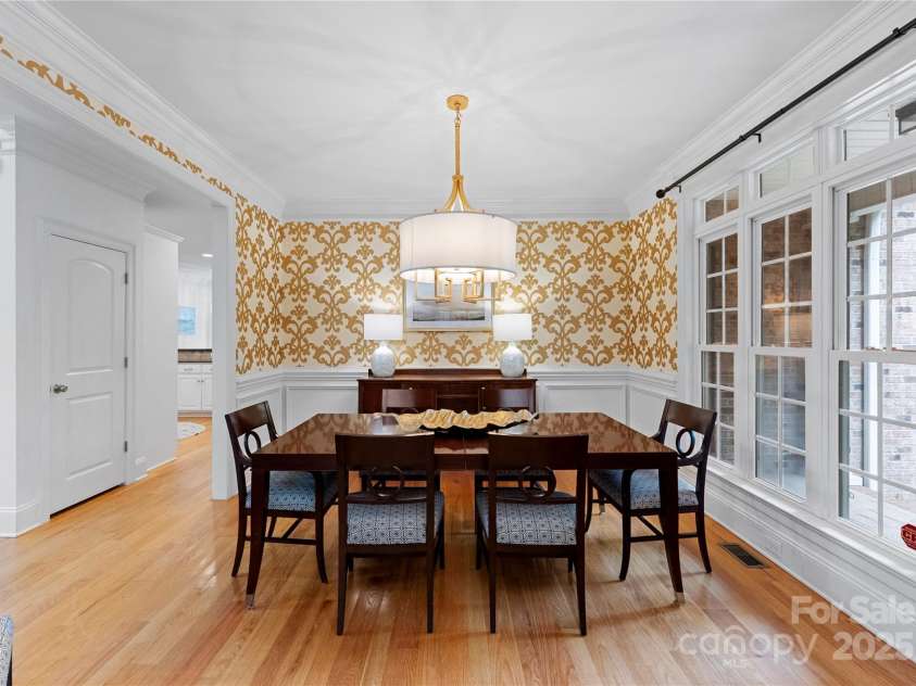 440 Sharon Amity Road, Charlotte, NC 28211.  MLS# CAR4252622, YatesRealty ID 12338. 