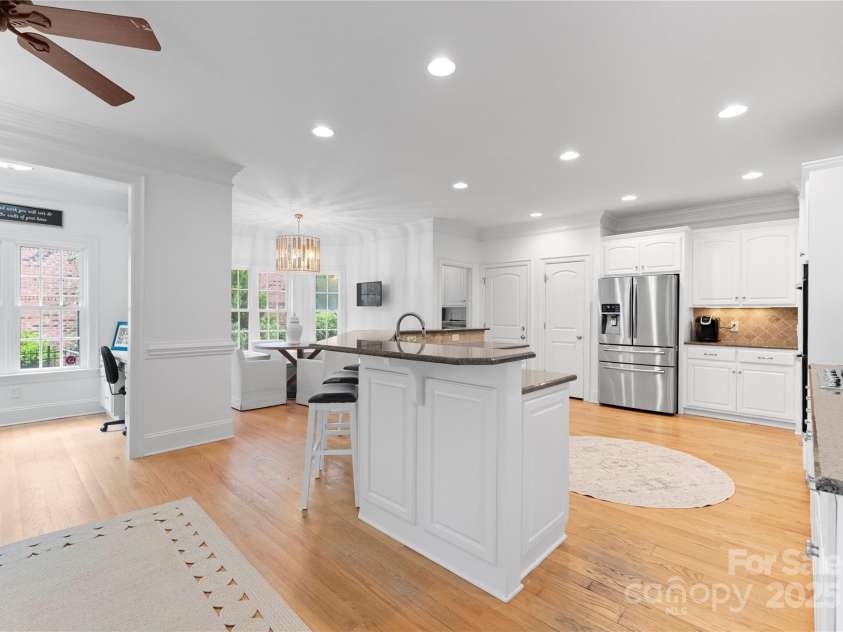 440 Sharon Amity Road, Charlotte, NC 28211.  MLS# CAR4252622, YatesRealty ID 12338. 