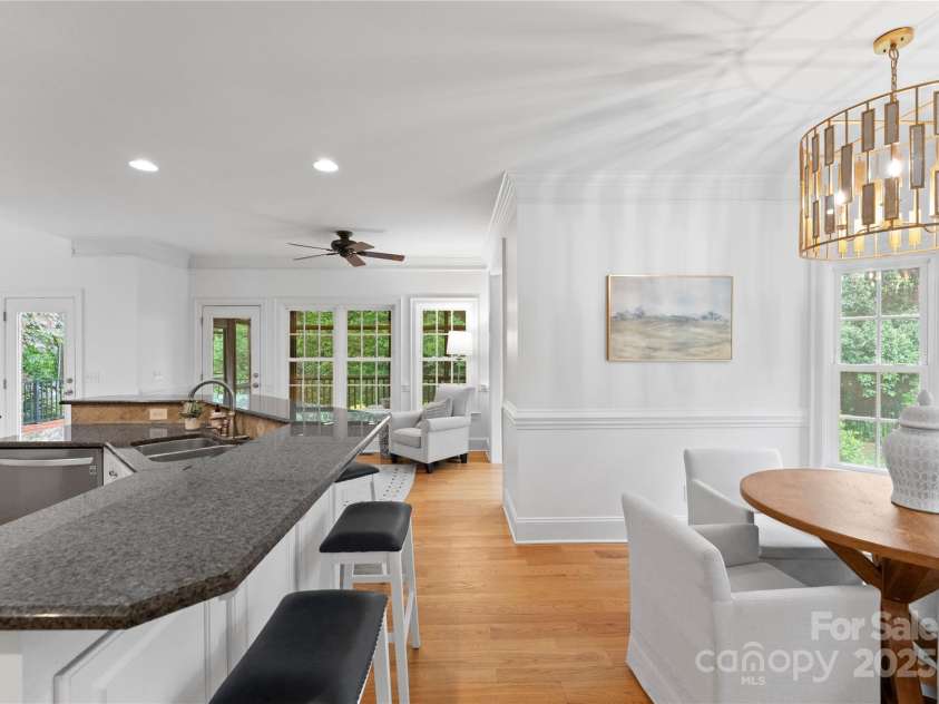 440 Sharon Amity Road, Charlotte, NC 28211.  MLS# CAR4252622, YatesRealty ID 12338. 