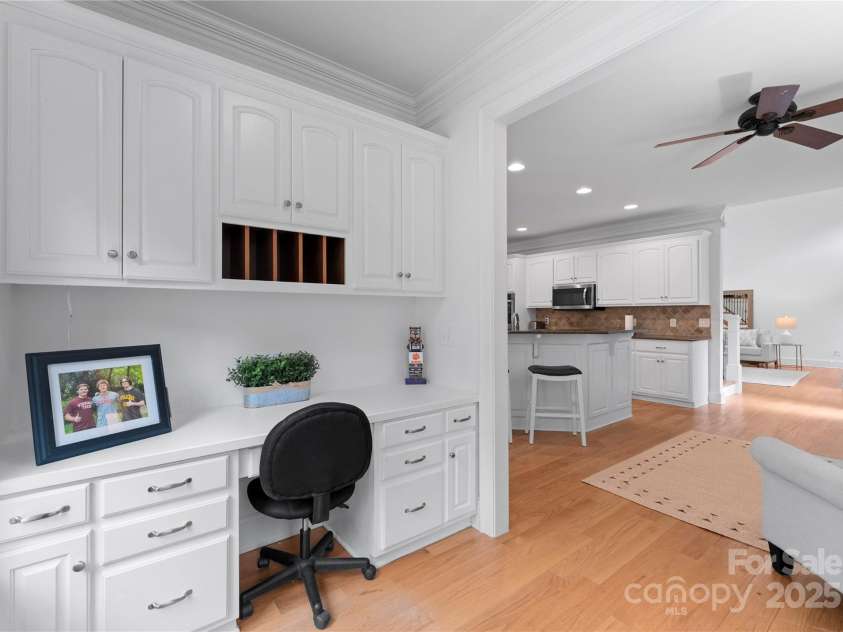 440 Sharon Amity Road, Charlotte, NC 28211.  MLS# CAR4252622, YatesRealty ID 12338. 