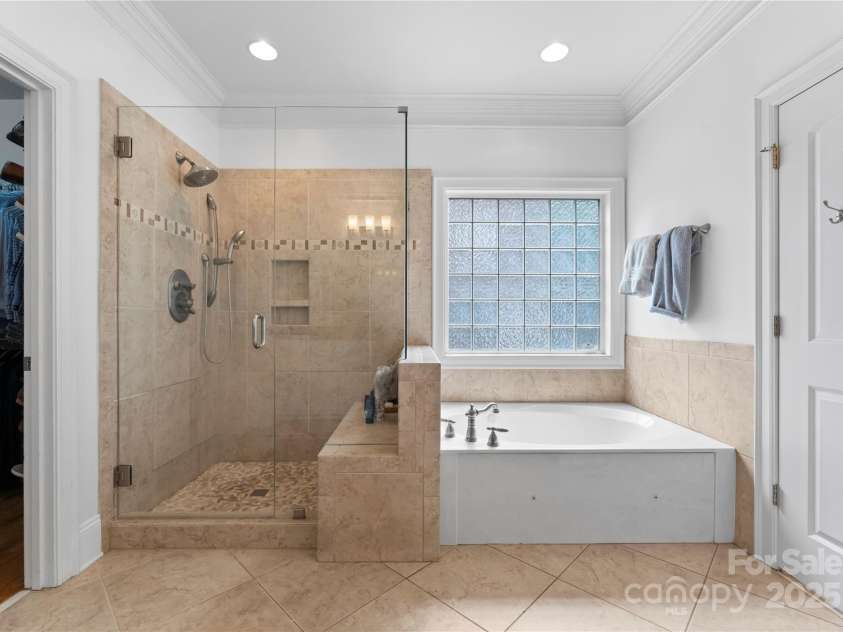 440 Sharon Amity Road, Charlotte, NC 28211.  MLS# CAR4252622, YatesRealty ID 12338. 