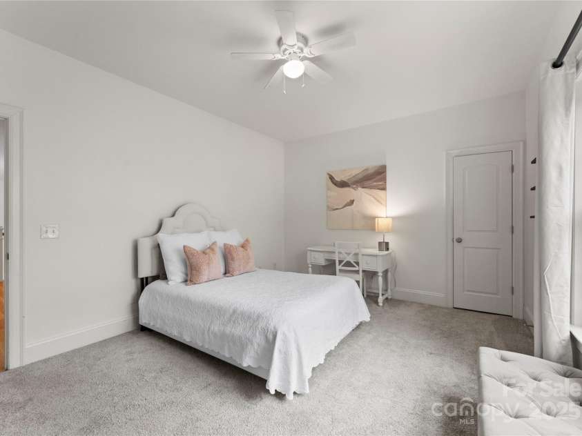 440 Sharon Amity Road, Charlotte, NC 28211.  MLS# CAR4252622, YatesRealty ID 12338. 