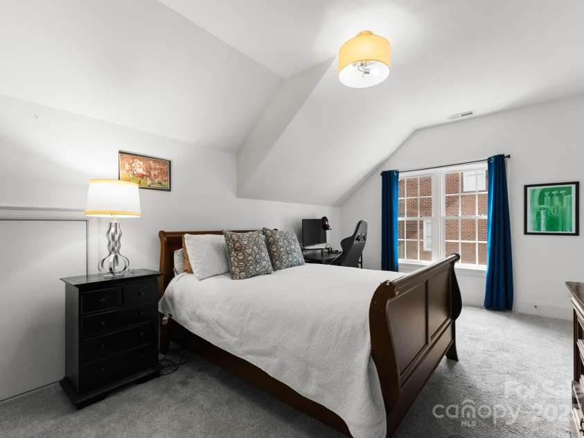 440 Sharon Amity Road, Charlotte, NC 28211.  MLS# CAR4252622, YatesRealty ID 12338. 