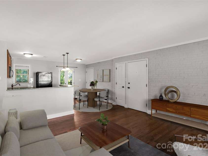 4923 Park Road, Charlotte, NC 28209.  MLS# CAR4303908, YatesRealty ID 12339. 