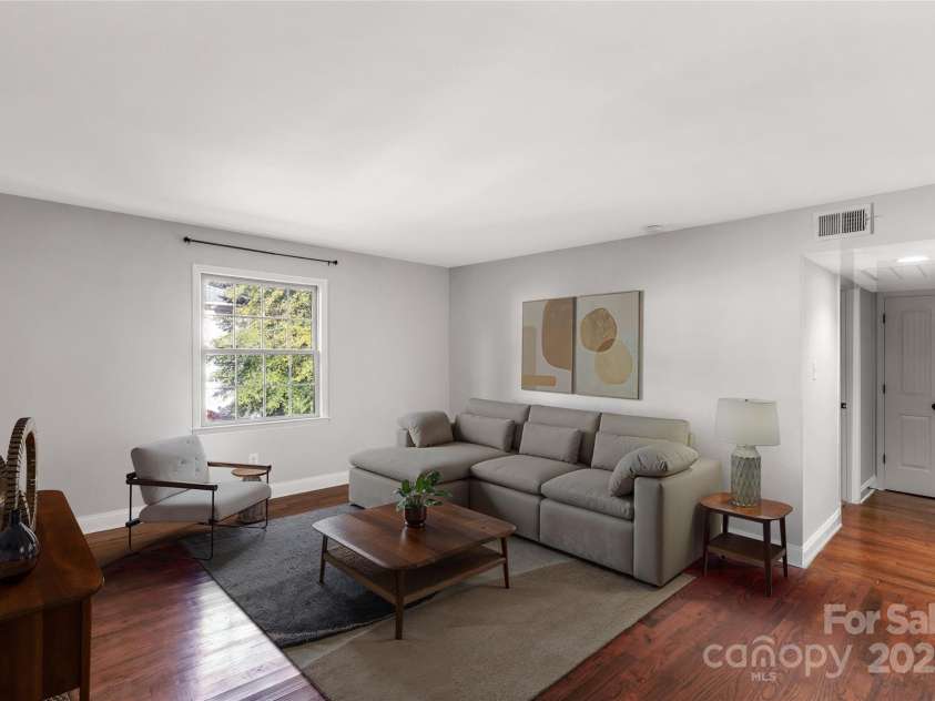 4923 Park Road, Charlotte, NC 28209.  MLS# CAR4303908, YatesRealty ID 12339. 