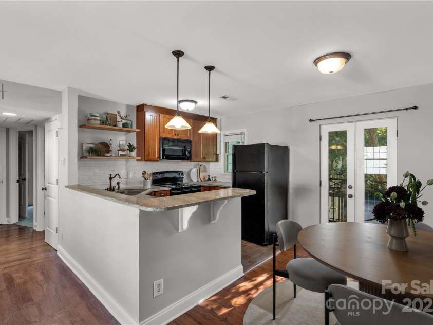 4923 Park Road, Charlotte, NC 28209.  MLS# CAR4303908, YatesRealty ID 12339. 