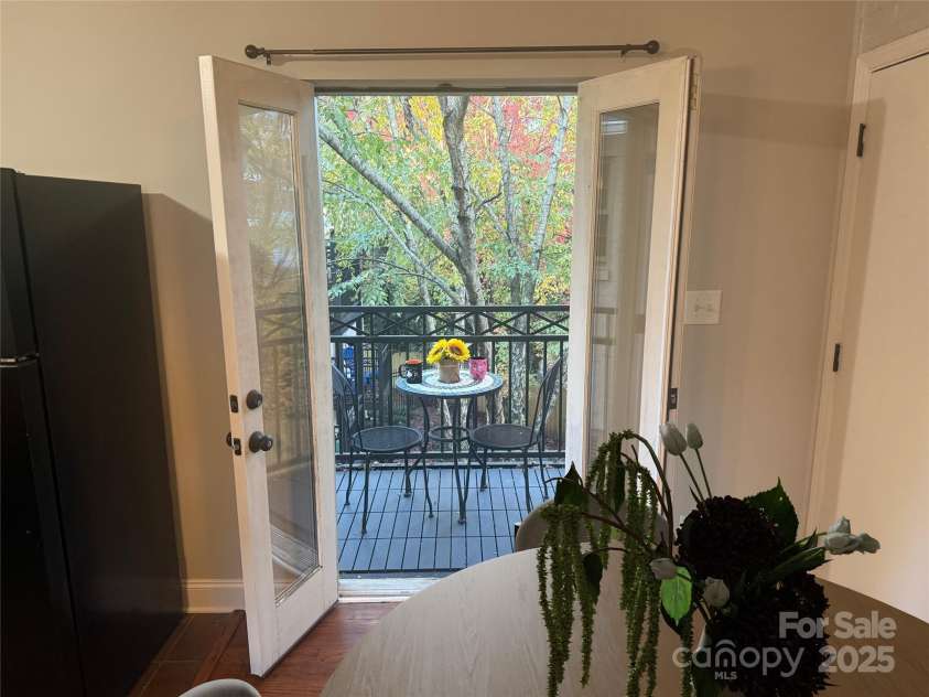 4923 Park Road, Charlotte, NC 28209.  MLS# CAR4303908, YatesRealty ID 12339. 