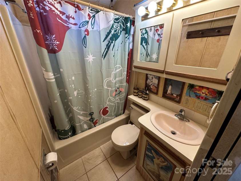 117 Badin Lake Circle, New London, NC 28127.  MLS# CAR4225014, YatesRealty ID 1234. 