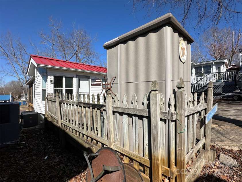 117 Badin Lake Circle, New London, NC 28127.  MLS# CAR4225014, YatesRealty ID 1234. 