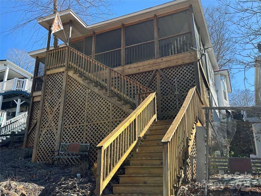 117 Badin Lake Circle, New London, NC 28127.  MLS# CAR4225014, YatesRealty ID 1234. 