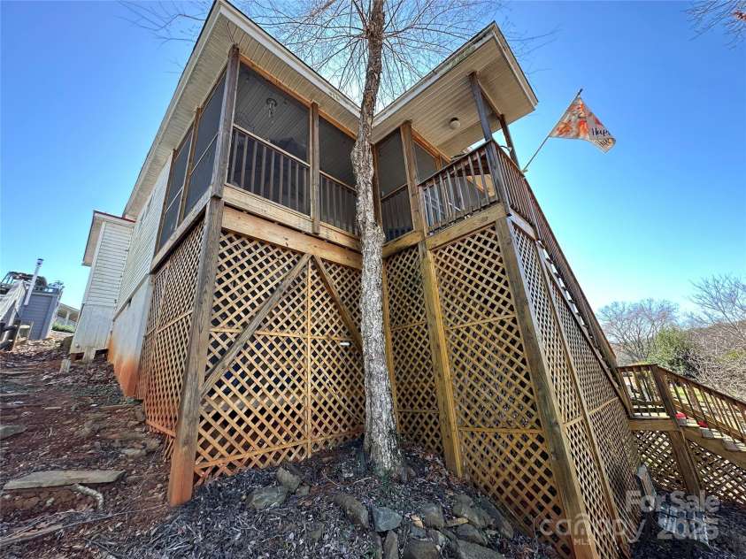 117 Badin Lake Circle, New London, NC 28127.  MLS# CAR4225014, YatesRealty ID 1234. 