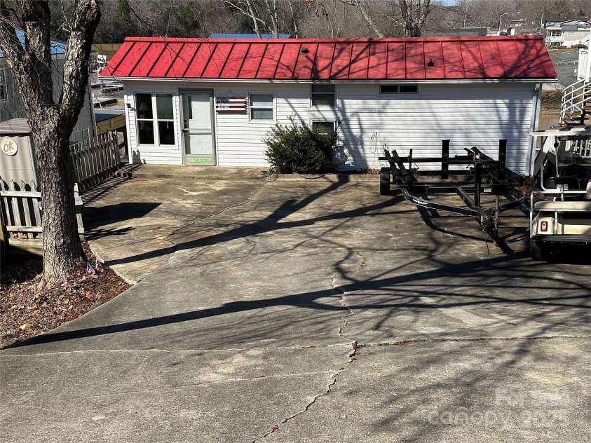 117 Badin Lake Circle, New London, NC 28127.  MLS# CAR4225014, YatesRealty ID 1234. 