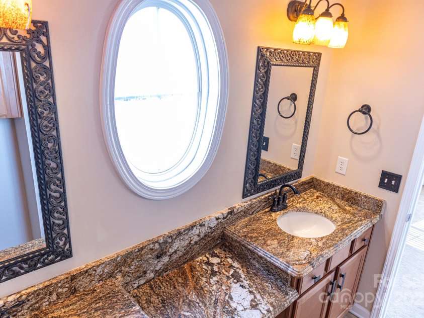 2092 Ayrsley Town Boulevard, Charlotte, NC 28273.  MLS# CAR4255655, YatesRealty ID 12340. 