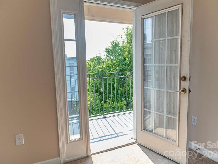 2092 Ayrsley Town Boulevard, Charlotte, NC 28273.  MLS# CAR4255655, YatesRealty ID 12340. 