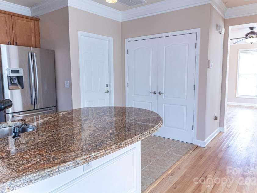 2092 Ayrsley Town Boulevard, Charlotte, NC 28273.  MLS# CAR4255655, YatesRealty ID 12340. 