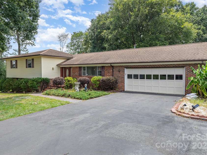 9825 Hagers Road, Huntersville, NC 28078.  MLS# CAR4290223, YatesRealty ID 12340. 