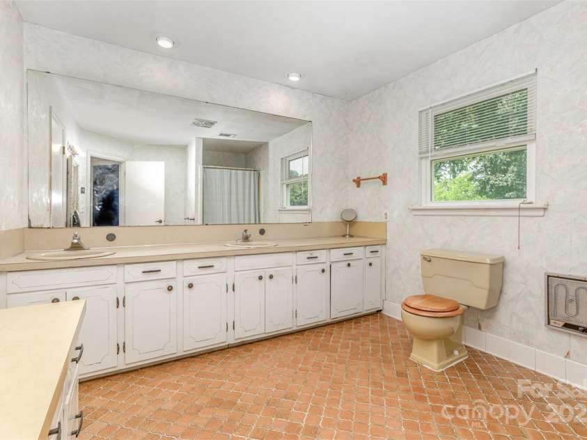 9825 Hagers Road, Huntersville, NC 28078.  MLS# CAR4290223, YatesRealty ID 12340. 