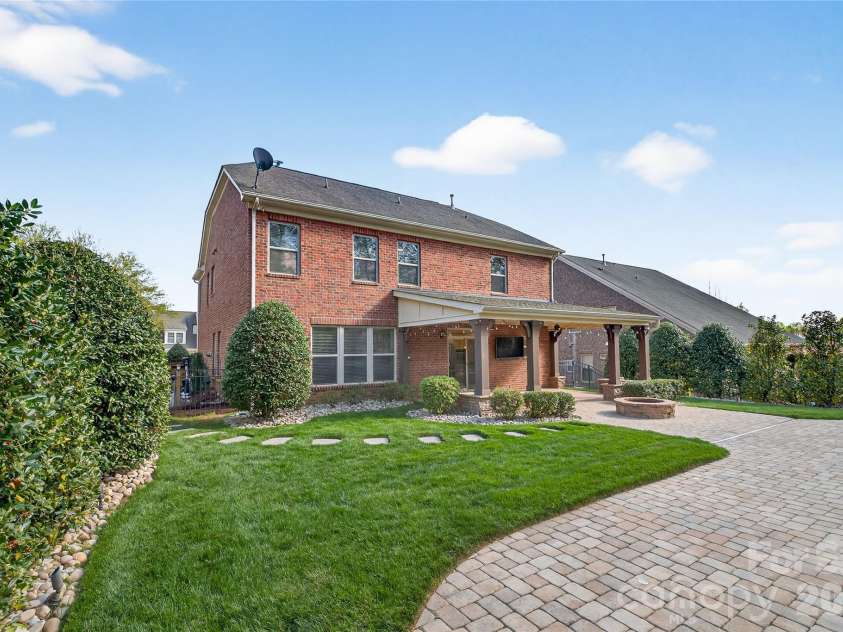 1011 Rock Forest Way, Fort Mill, SC 29707.  MLS# CAR4360292, YatesRealty ID 12341. 