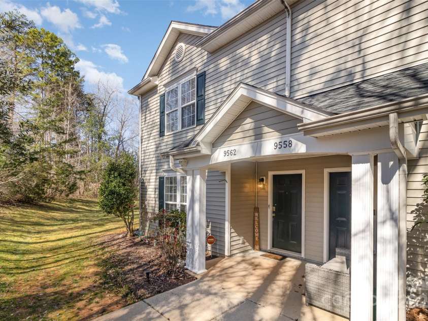 9562 Littleleaf Drive, Charlotte, NC 28215.  MLS# CAR4230637, YatesRealty ID 12341. 