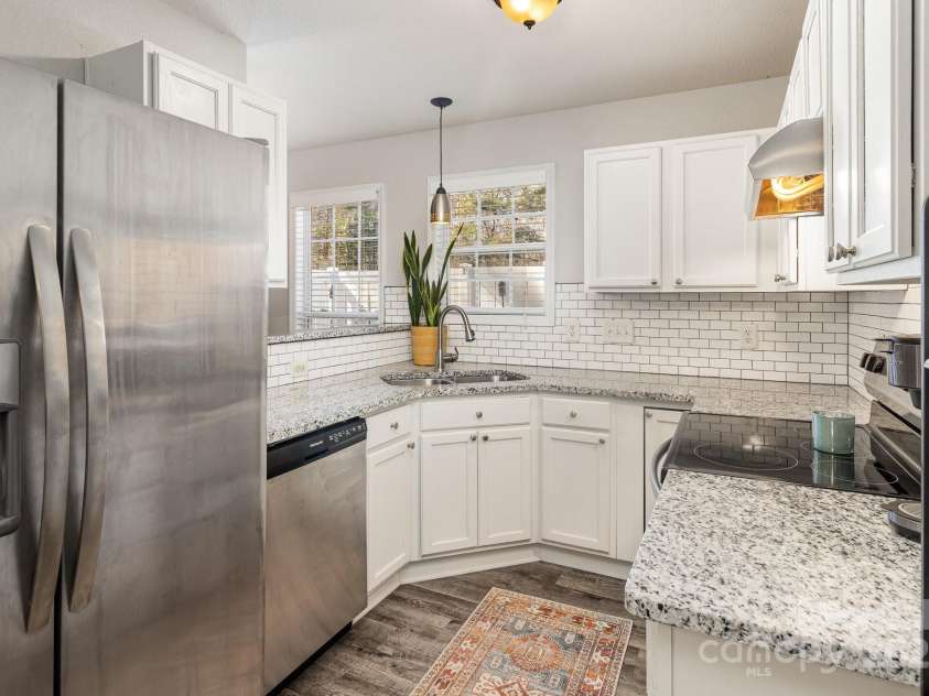 9562 Littleleaf Drive, Charlotte, NC 28215.  MLS# CAR4230637, YatesRealty ID 12341. 