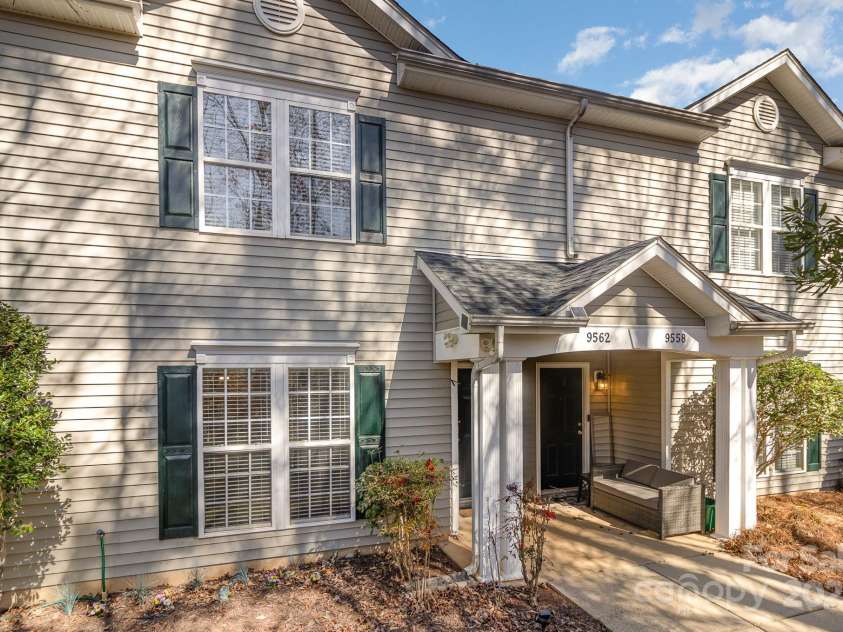 9562 Littleleaf Drive, Charlotte, NC 28215.  MLS# CAR4230637, YatesRealty ID 12341. 