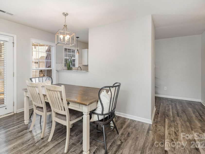 9562 Littleleaf Drive, Charlotte, NC 28215.  MLS# CAR4230637, YatesRealty ID 12341. 