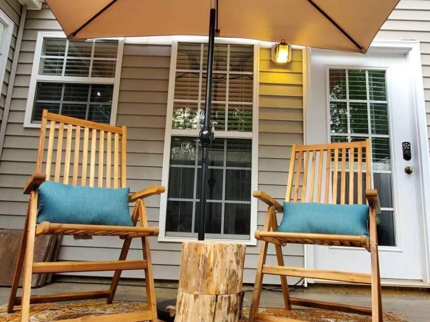 9562 Littleleaf Drive, Charlotte, NC 28215.  MLS# CAR4230637, YatesRealty ID 12341. 