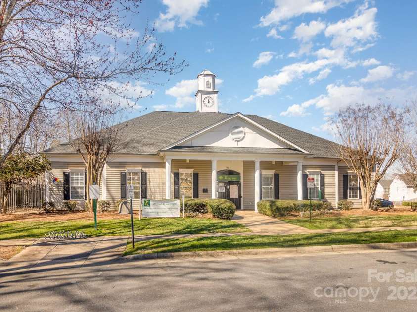 9562 Littleleaf Drive, Charlotte, NC 28215.  MLS# CAR4230637, YatesRealty ID 12341. Clubhouse