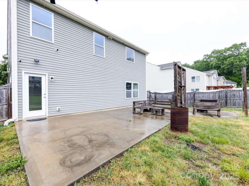 1523 Loropetalum Road, Charlotte, NC 28215.  MLS# CAR4252027, YatesRealty ID 12343. 