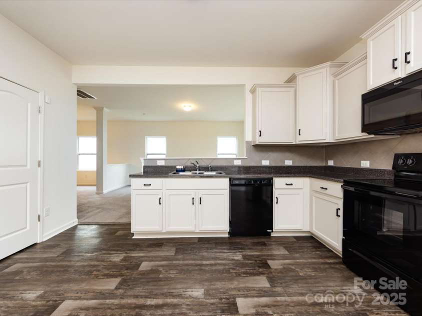 1523 Loropetalum Road, Charlotte, NC 28215.  MLS# CAR4252027, YatesRealty ID 12343. 