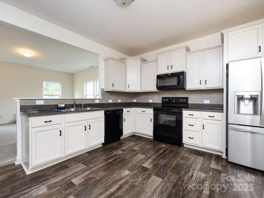 1523 Loropetalum Road, Charlotte, NC 28215.  MLS# CAR4252027, YatesRealty ID 12343. 