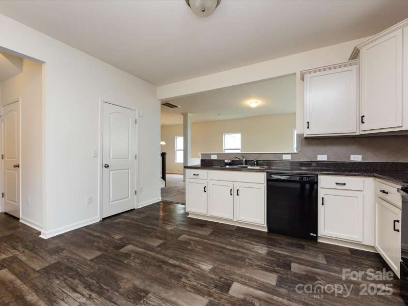 1523 Loropetalum Road, Charlotte, NC 28215.  MLS# CAR4252027, YatesRealty ID 12343. 