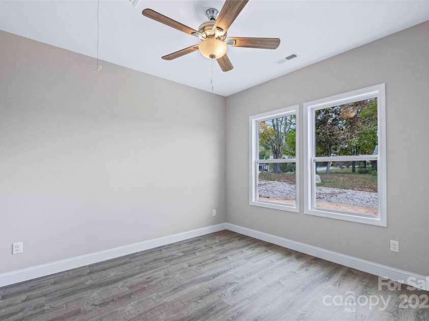 25 Amys Way, Black Mountain, NC 28711.  MLS# CAR4215909, YatesRealty ID 12344. 